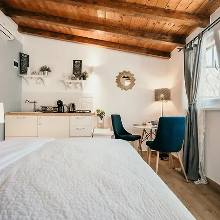 Nautical Marina Apartments: Heated Pool & Water Sports Skradin Exterior photo