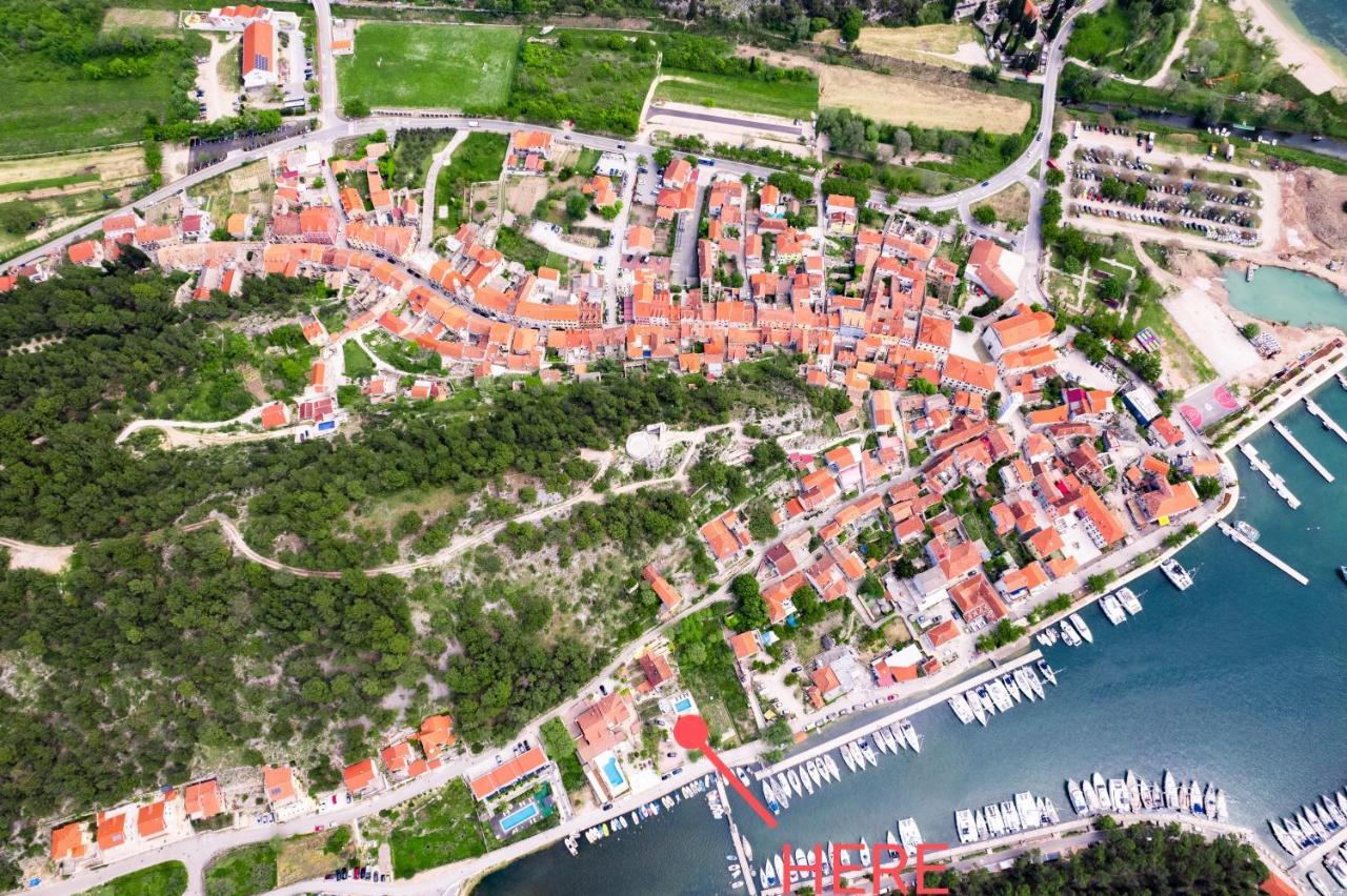 Nautical Marina Apartments: Heated Pool & Water Sports Apartment Skradin