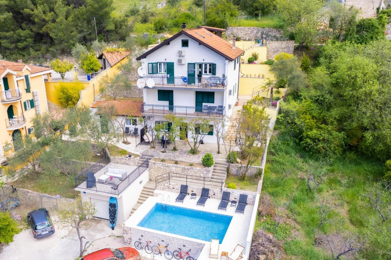 Nautical Marina Apartments: Heated Pool & Water Sports Apartment