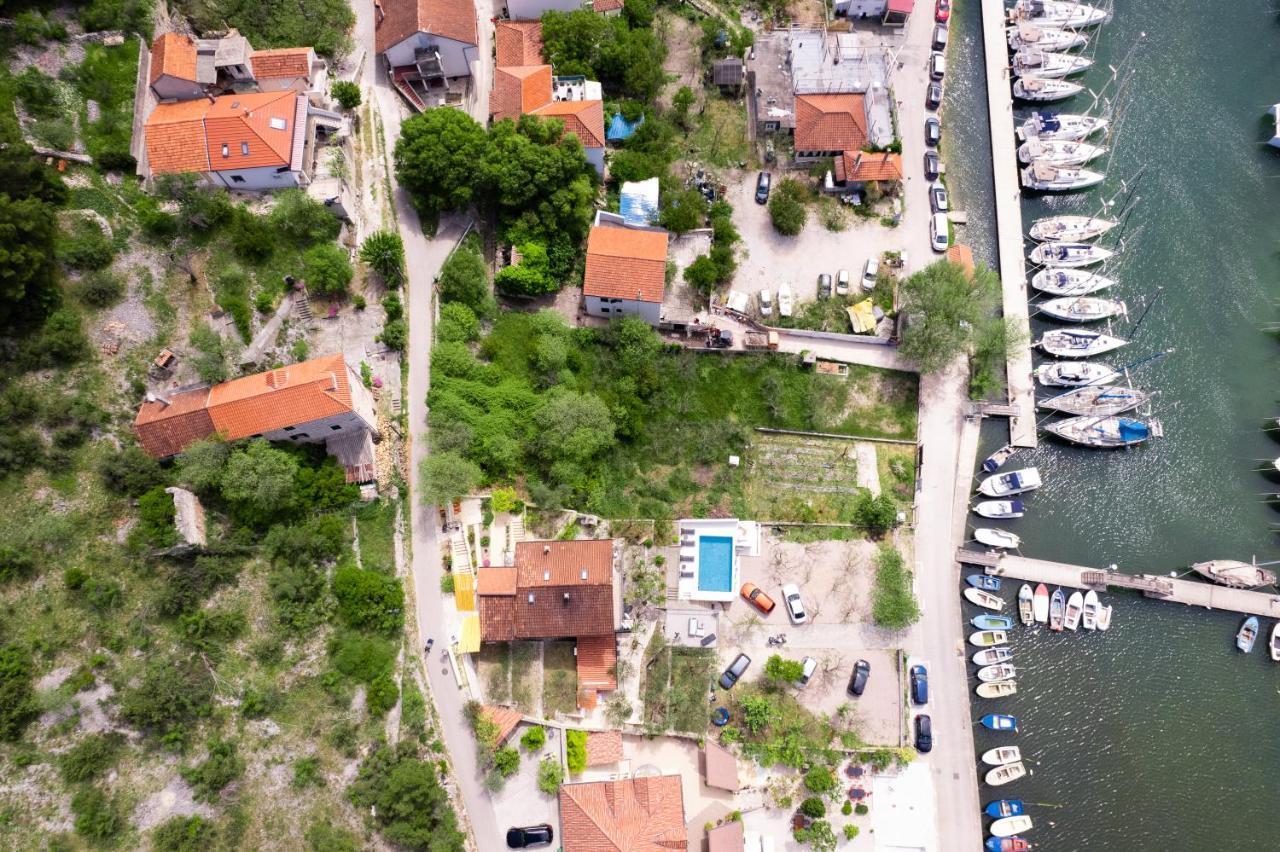 Nautical Marina Apartments: Heated Pool & Water Sports * Skradin
